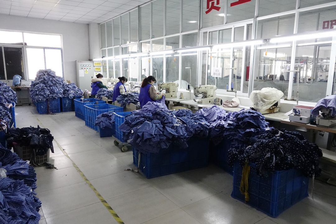 09Sewing-buttons 1.jpg